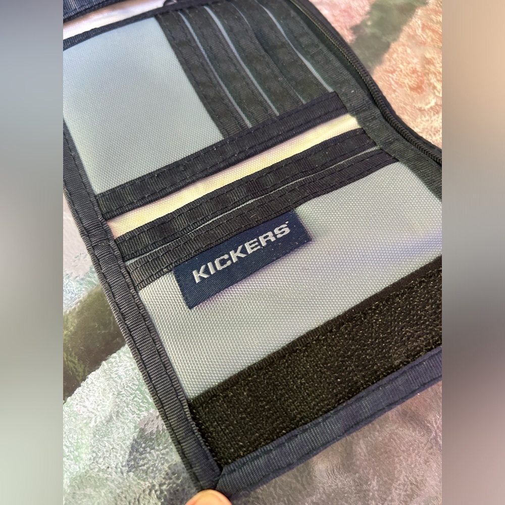 Kickers | rare vintage trifold wallet with clasp and zipper - Picture 4 of 9